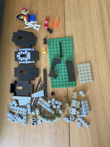 Lego 6036 skeleton - lego,