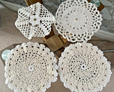 4 VINTAGE  WHITE & CREAM