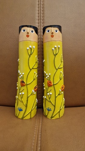 Pair quirky ageraliy - quirky, spring