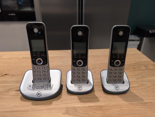 Advanced phone trio - advanced, z
