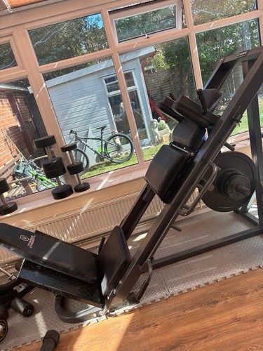 Hack squat leg press machine - squat,