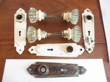ANTIQUE / VINTAGE 2 PAIR GLASS DOOR KNOBS+ BAR & DECO DOOR PLATES