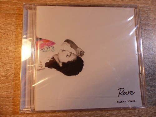 Selena gomez rare 2020 - selena,