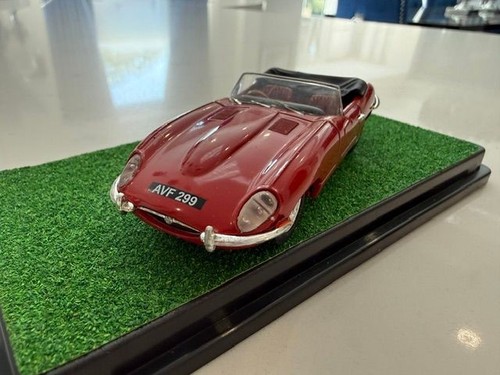 Corgi vanguards jaguar - corgi,