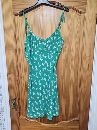 Divided butterfly dress 14 - hm,
