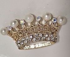 Queens Crown Brooch. Goldtone