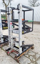 1 MONKEY MINI TOWER