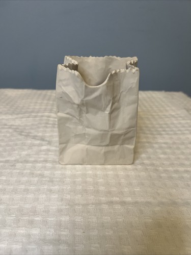 Realistic ceramic white paper - white,