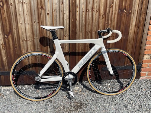 Planet carbon track - carbon, bike