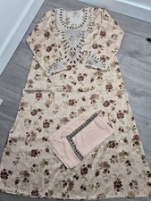Emirati mukhawar dress floral - emirati,