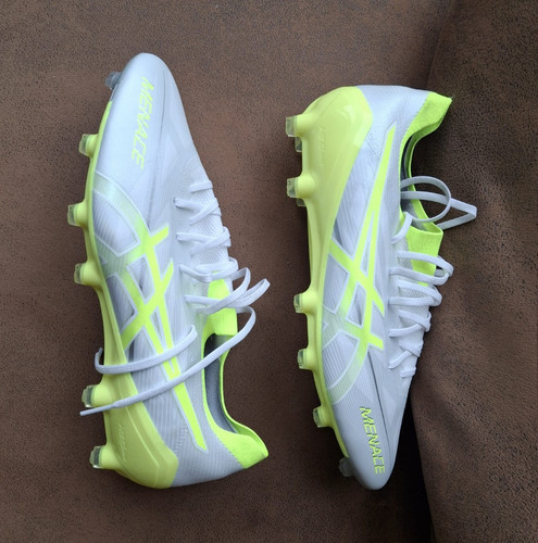 Asics menace football - football, boots