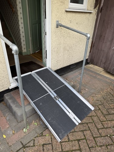 Folding aluminium wheelchair - folding,