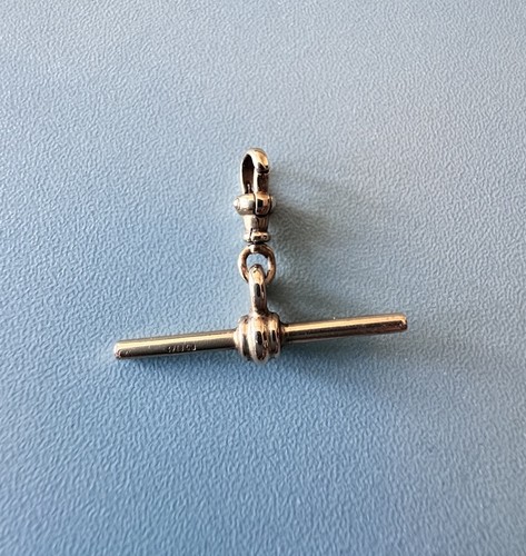9ct gold tbar - 2.7g,