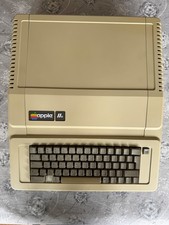 Vintage Apple IIe Computer