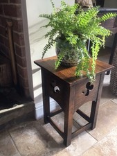 Small Arts and Crafts English Oak Side End Lamp Wine Table or Plant Stand c1900s