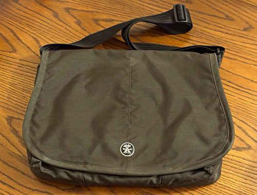 Crumpler the barnie - the,