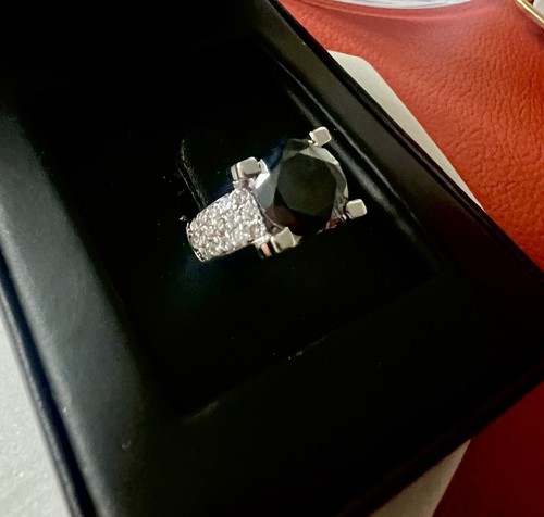 18ct black diamond - black, solitaire