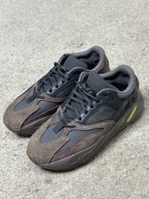 Adidas Yeezy Boost 700 Wave