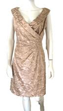 TAHARI gold elegant sleeveless