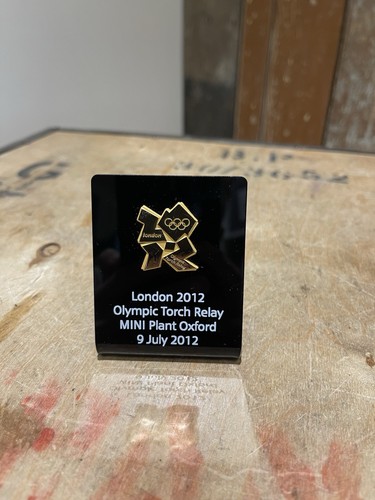 Commemorative pin from london - pin,