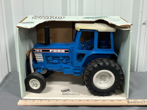 Ford tractor 12 - tractor, 1:12