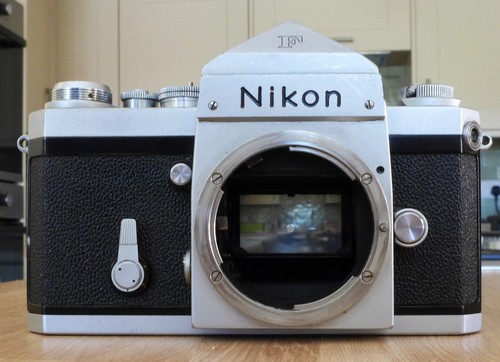 Nikon body with plain - with, prism
