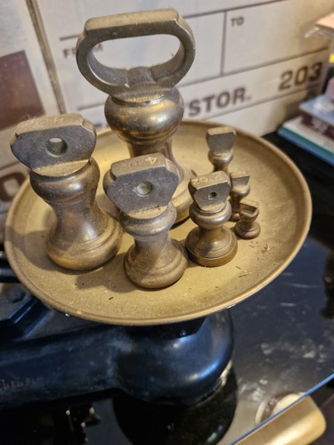 Libra scale vintage - co., cast