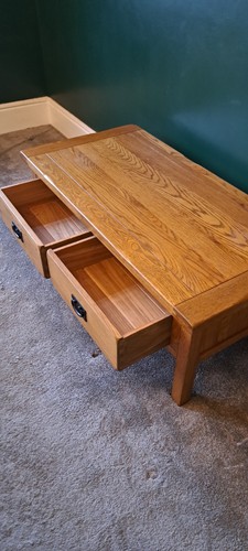 Solid oak coffee table with - table,
