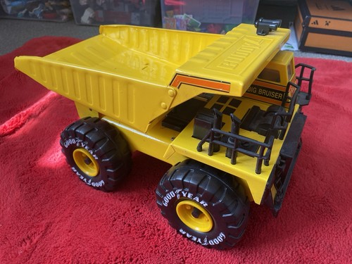 Buddy large diecast tipper - buddy,