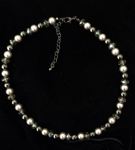 Grey black pearl choker - black,