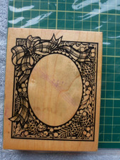 PSX.Christmas Stamp .OVAL FRAME. Background...Discontinued.  VGC.