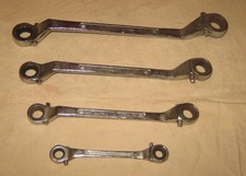 Set of metric ratchet combination spanners