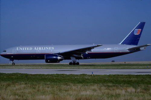 RC368_N768UA_UNITED