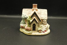 Lilliput Lane Wassail Lodge L2887 – Snow-Topped Christmas Cottage – No Box/Deeds