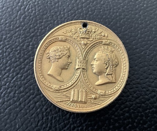 Royal medal queen victoria - royal,