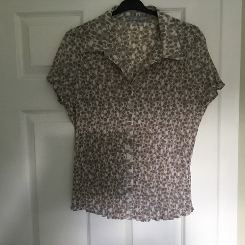 Ladies blouse size - 20, bust