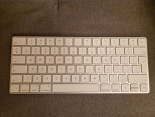Apple Magic Bluetooth British English Keyboard - White (MK2A3B/A)