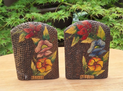 Vintage pair assisi - vintage, wooden