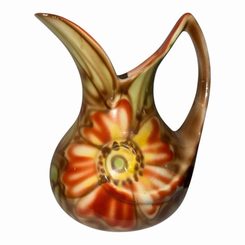 Vtg pitcher royal - vtg,