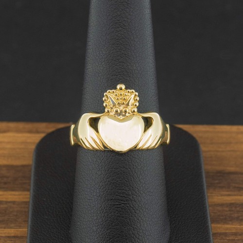 9ct yellow gold claddagh - 9ct,