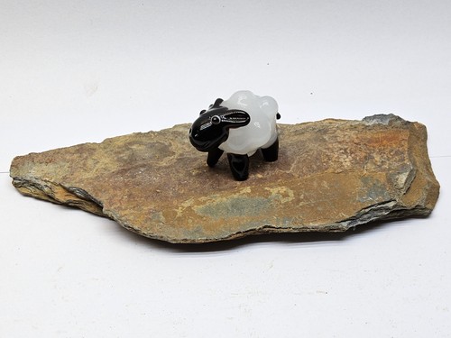Natural slate stone - 🦋,
