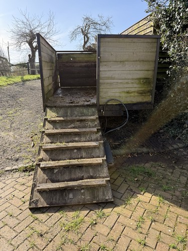Tipping muck trailer - muck,