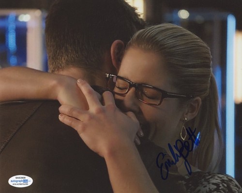 Emily bett rickards - emily, arrow