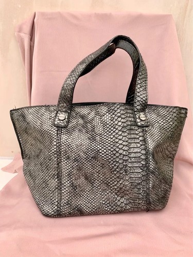 Label lab black silver snake - label,