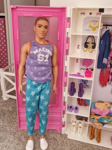 Barbie bundle job - barbie, lot