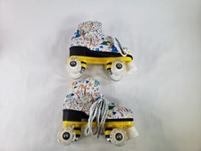 Unisex Indoor Outdoor Graffiti Designed Roller Skates 4 Wheel White Flash Wheels