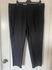 Women’s Black Capri Style