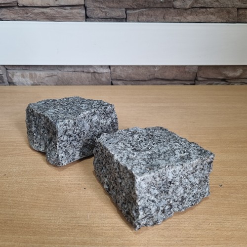 Granite cobbles 100 - granite,