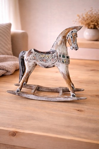 Large wooden horse - wooden,