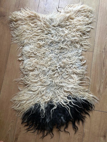 Lovely genuine sheepskin rug - lovely,